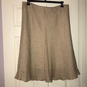 Linen skirt, fully lined.
